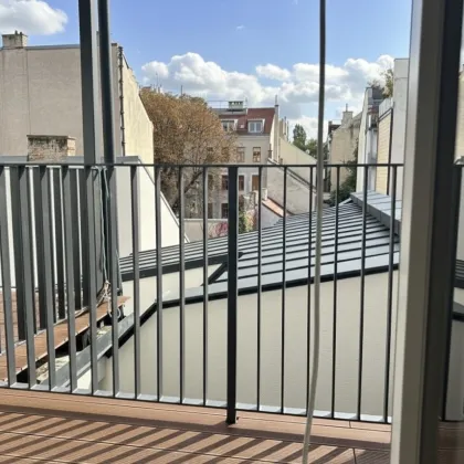 Erstbezug in U-Bahn-Nähe! Liebevoll generalsanierte 3-Zimmer-Wohnung mit Loggia und Balkon in Gründerzeithaus - Bild 2