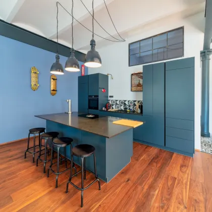 Stilvolle Loft-Wohnung mit Westbalkon & Premiumausstattung in historischem Fabriksgebäude - Bild 2
