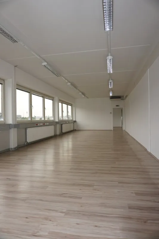 Modernes Büro in Urfahr: 135m², 3 Räume, Aufzug & Klimaanlage! Ideal für Ihr Business! - Bild 1