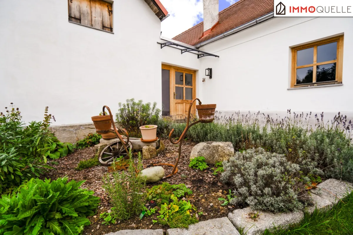 Ein Zuhause mit Zukunft - Charmantes Landhaus mit Eichenholzdetails, Ruhe & Weitblick ins Grüne! - Bild 1
