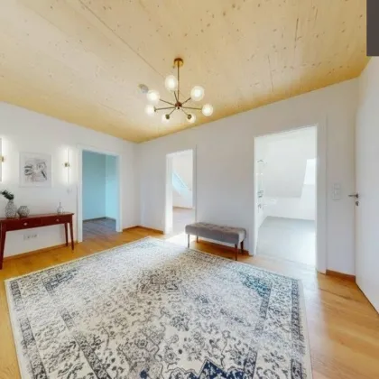 | EXKLUSIVE & LICHTDURCHFLUTETE DACHGESCHOSS - MAISONETTE - WOHNUNG MIT BLICK AUF DEN SCHLOSSBERG | PRIVATER LIFTZUGANG | 2 TERRASSEN | TOP LAGE - Bild 3