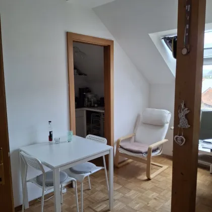 Charmante Dachgeschoßwohnung in Zentrumsnähe - Bild 2