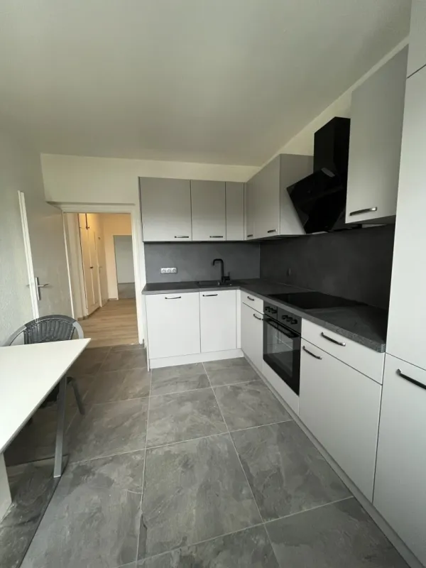 Helle 3 -Zimmer-Wohnung mit verglaster Loggia in Linz - Bild 1