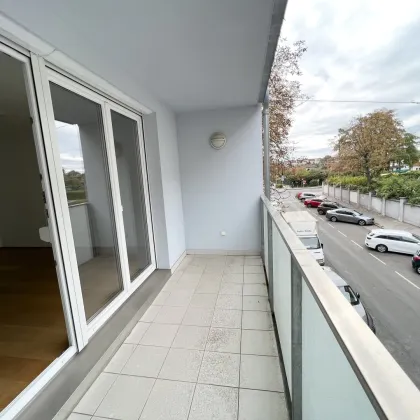Sonnige 2-Zimmer Wohnung,  mit Loggia! - Bild 3
