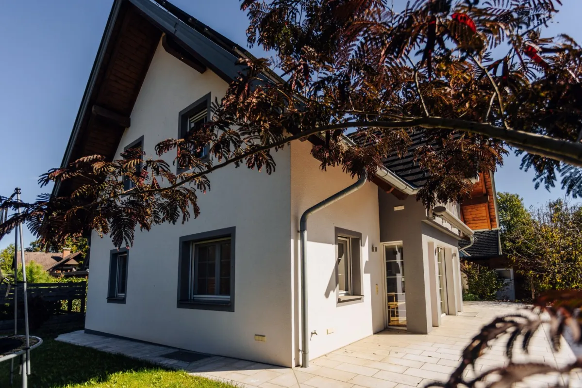 Provisionsfrei! Traumhaus mit Pool, PV-Anlage & vielen Extras - Ihr Zuhause mit Wohlfühlgarantie! - Bild 1