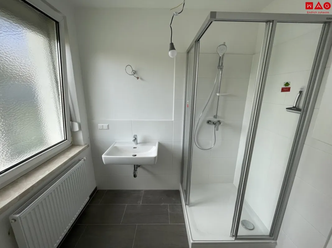 Gemütliche, sanierte 3-Zimmer-Wohnung mit großer Loggia, 1. Stock, zentrumsnah! - Bild 1