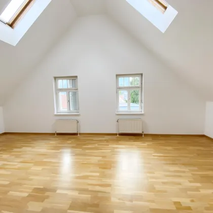 Zentral. Hell. Großzügig. – 2-Zimmer-Dachgeschosswohnung mit 81 m² zu vermieten! - Bild 3