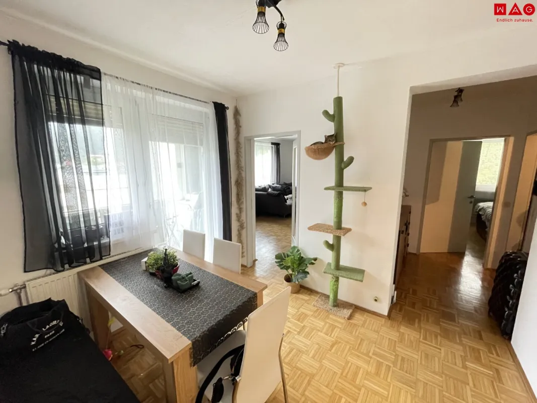 Preishit! Großzügige 2-Zimmer Wohnung mit Balkon und Carport, nahe Burgruine Krems! - Bild 1