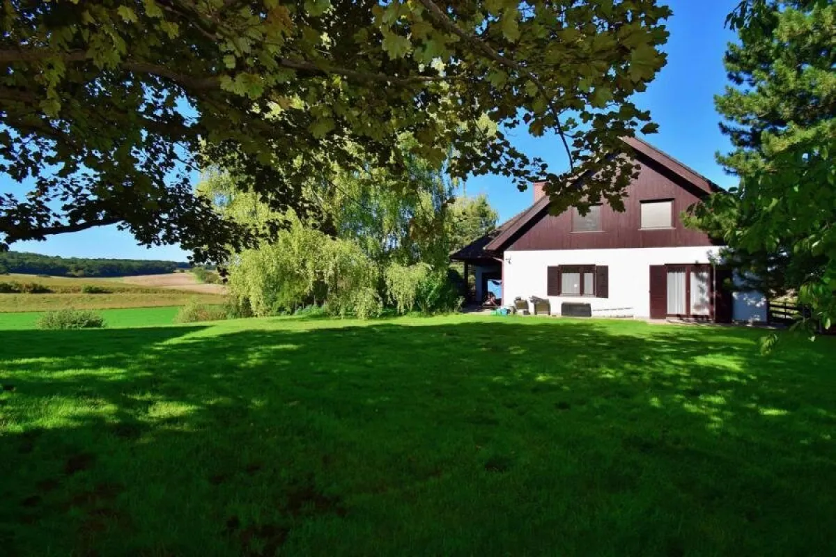 Exklusives Traum-Anwesen mit Naturteich und Gästehaus - Bild 1