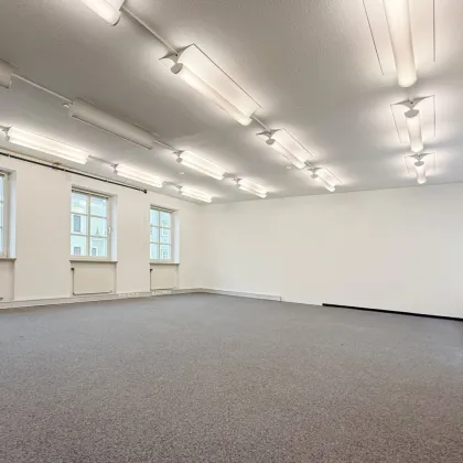 Großzügige, helle Büro- oder Praxisfläche in repräsentativem Stadthaus am Roßmarkt - Bild 3