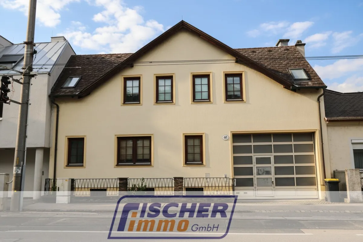 BÜRO- oder ORDINATIONSGEBÄUDE mit einer Nutzfläche von ca. 320 m² inkl. mehreren Garagen- und Autoabstellplätzen - Bild 1