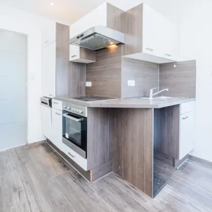 HIGHLIGHT I MODERNISIERT I KOMFORT-DUSCHE I DESIGN-KÜCHE INKLUSIVE I OBERSTE ETAGE MIT LIFT I ZENTRAL & BAHNHOFNAH I HAUSTIER-TAUGLICH I MODERNES WOHNGEFÜHL I OPTIMALE RAUMNUTZUNG I PROJEKT WOHNEN - Bild 3