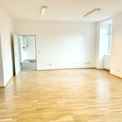 Strassenseitiges Geschäftslokal/ Büro/Studio am Lichtenwerder Platz mit Hofterrasse (Keine Gastronomie) - Bild 3
