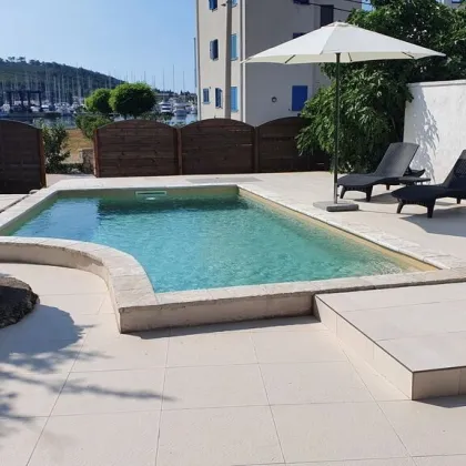 Charmantes, renoviertes Steinhaus mit Pool & Meerblick, nur 60m vom Meer - Bild 3