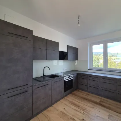**Frisch renoviert** Traumhaft schöne 3-Zimmer-Wohnung mit separater Küche und sonnigem Balkon! - Bild 2