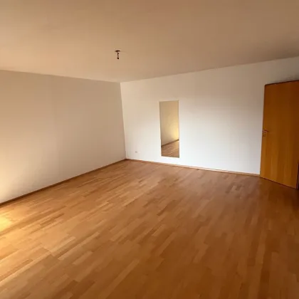 Charmante Garconniere-Wohnung mit großzügigem, sonnigem Südbalkon in zentraler Ruhelage Salzburgs (auch für Anleger optimal geeignet) - Bild 2