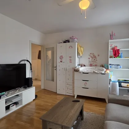 Moderne 2-Zimmer-Wohnung mit Balkon und Stellplätzen in Gerasdorf bei Wien! - Bild 2