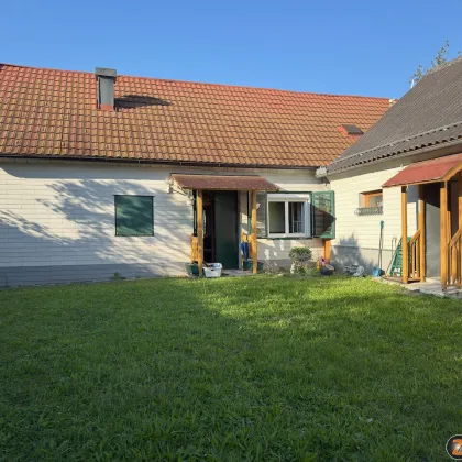 Sanierungsbedürftiges Haus mit Nebengebäuden - Bild 2