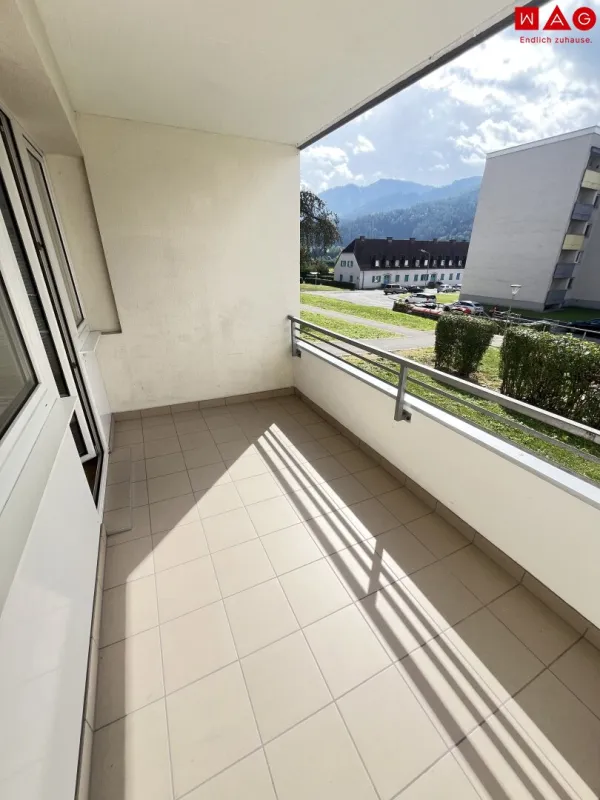 Sanierte Großraumwohnung auf 127m²!  5-Zimmerwohnung mit Loggia! - Bild 1