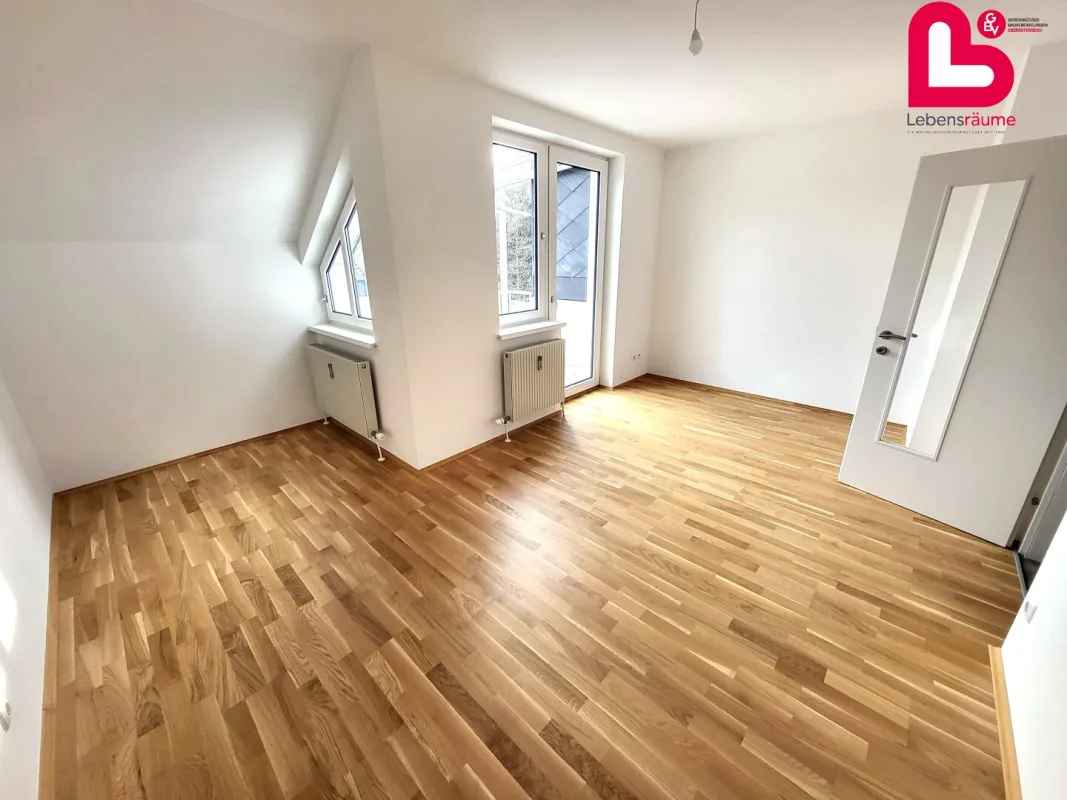 Schöne 3-Zimmer Wohnung mit Tiefgaragenplatz in Mittertreffling (kein Lift) - Bild 1