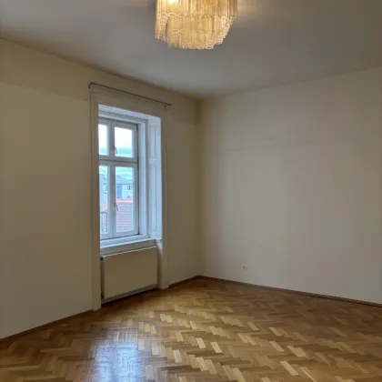 Charmante 2-Zimmer-Wohnung in repräsentativem Altbau – Ruhelage im Zentrum von Wiener Neustadt - Bild 2