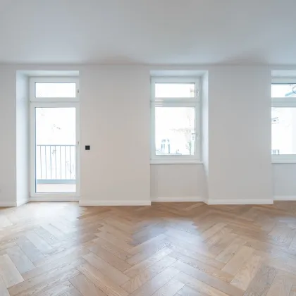 Stilvoll wohnen mit Grünblick – sanierter 2-Zimmer-Altbau mit Balkon in ruhiger Lage - Bild 2