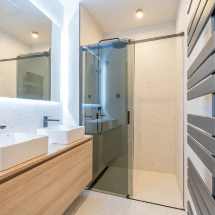 Wohnen mit Klasse – sanierter Altbau, moderne Ausstattung und ideale Raumaufteilung - Bild 3