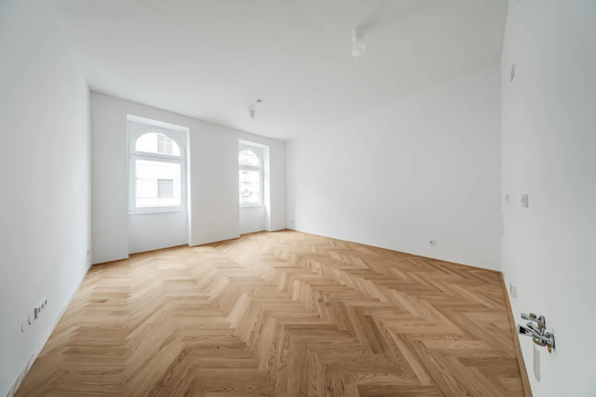 STILVOLLER ERSTBEZUG mit sehr gutem Grundriss nächst Thaliastraße! - Bild 1