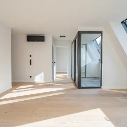 Sonniges Wohnen mit Stil – charmante Zwei-Zimmer-Stadtwohnung mit Loggia in Südwestlage - Bild 2