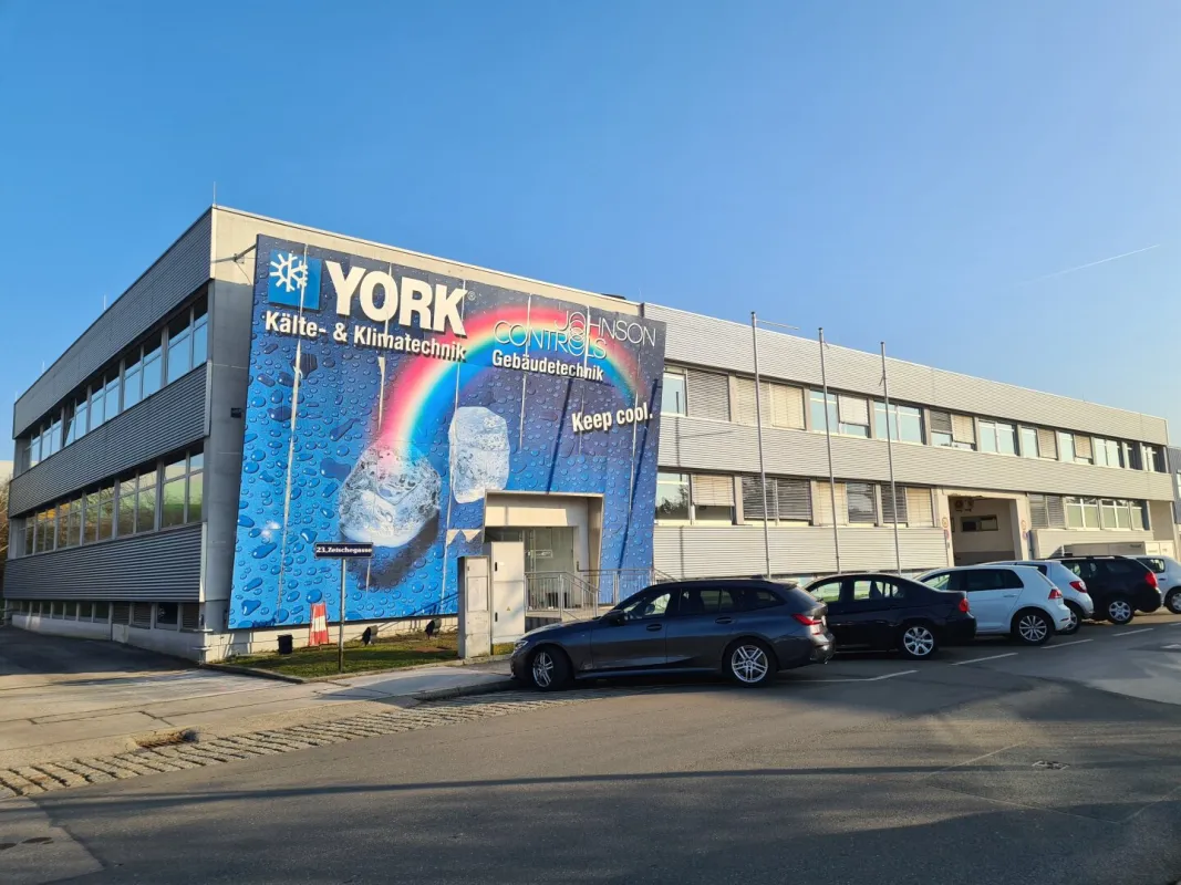 Investment: 5,8% Rendite für vollvermietetes Bürohaus mit Lager, Rampe und Einfahrt - Bild 1