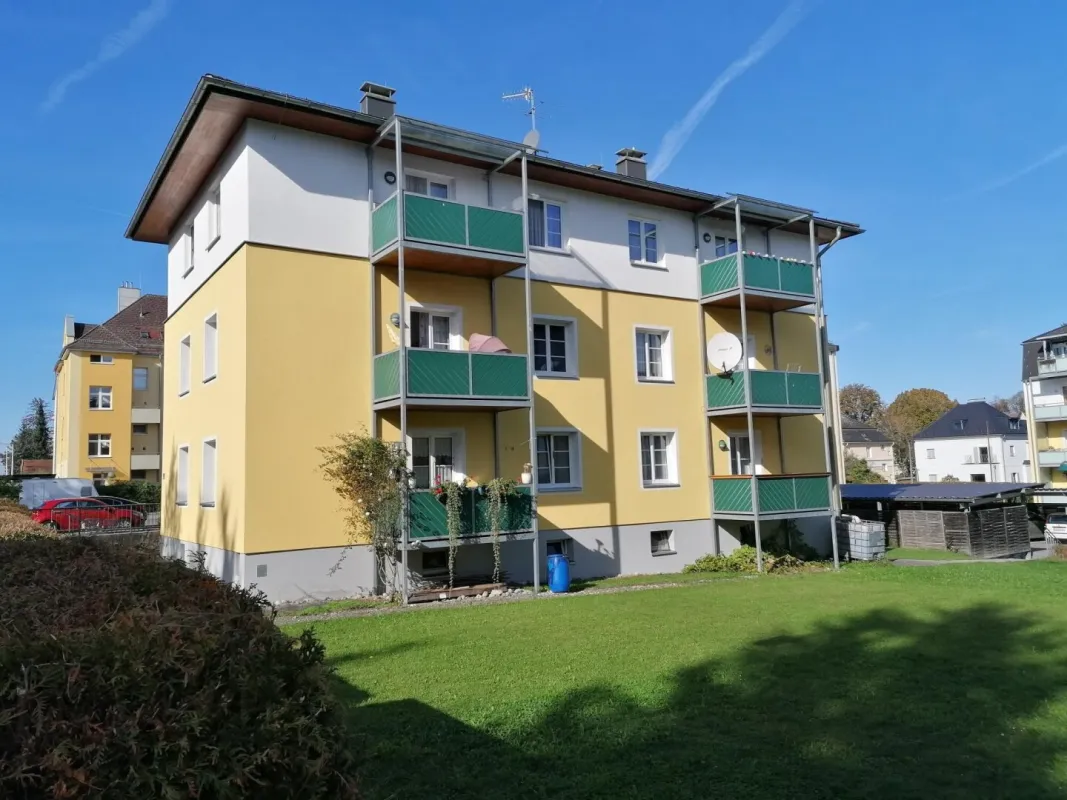 Bestens aufgeteilte 3-Zimmer-Wohnung mit Balkon, Garten und Carport in Ried im Innkreis - Eigennutzung oder Kapitalanlage - Bild 1