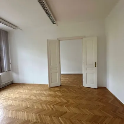 1060! BÜRO mit kleiner Cafeterrasse direkt auf die Mahü! - Bild 3