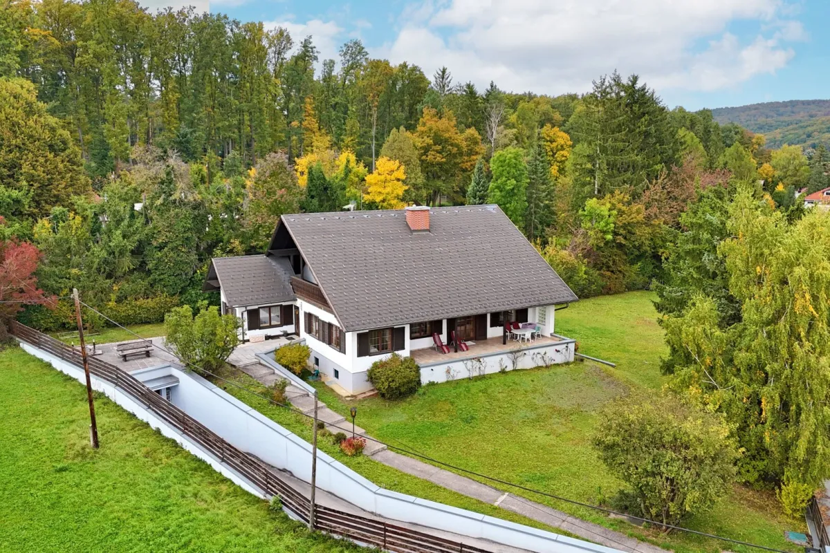 Premiumlage im Wienerwald! Idyllisch gelegenes Landhaus mit Wellnessbereich und Panoramablick - Bild 1