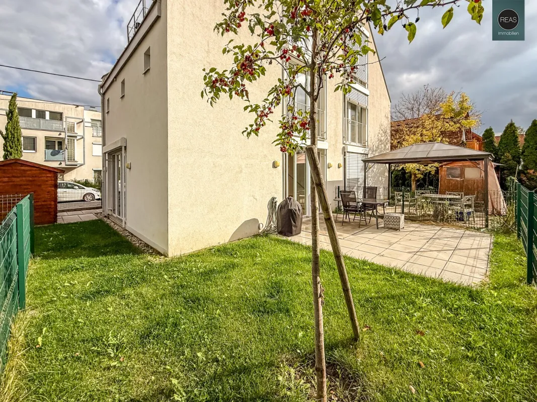 Provisionsfrei: Sehr gut ausgestattete Doppelhaushälfte mit Garten beim Theresa-Tauscher-Park! 5 Min. zum Donau Zentrum. 10 Min. zur UNO City. Parkplatz verfügbar! - Bild 1