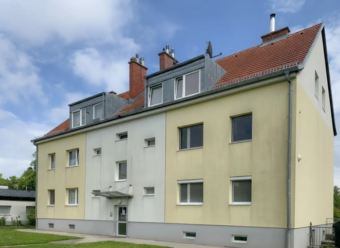Dachgeschoßwohnung in guter Lage - Bild 1