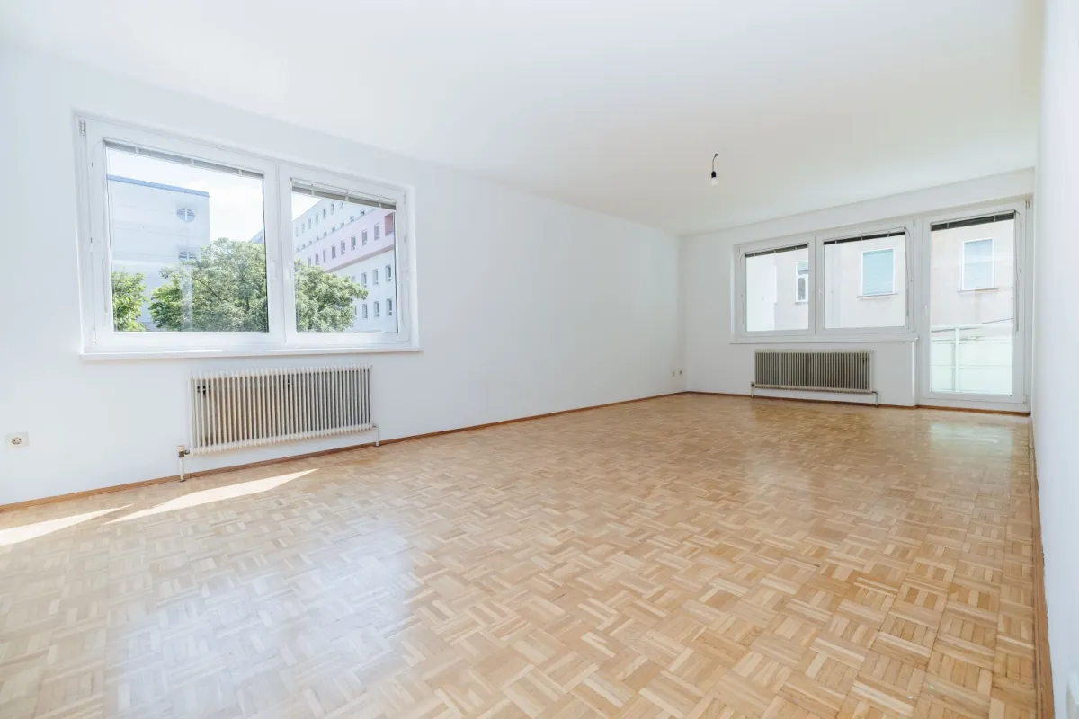 LOGGIA I SEHR RUHIG I DIREKT AN DER TU GRAZ I SEHR HELL I INNENSTADT LAGE I LICHTDURCHFLUTET I 2. STOCK MIT LIFT I PROJEKT WOHNEN I - Bild 1