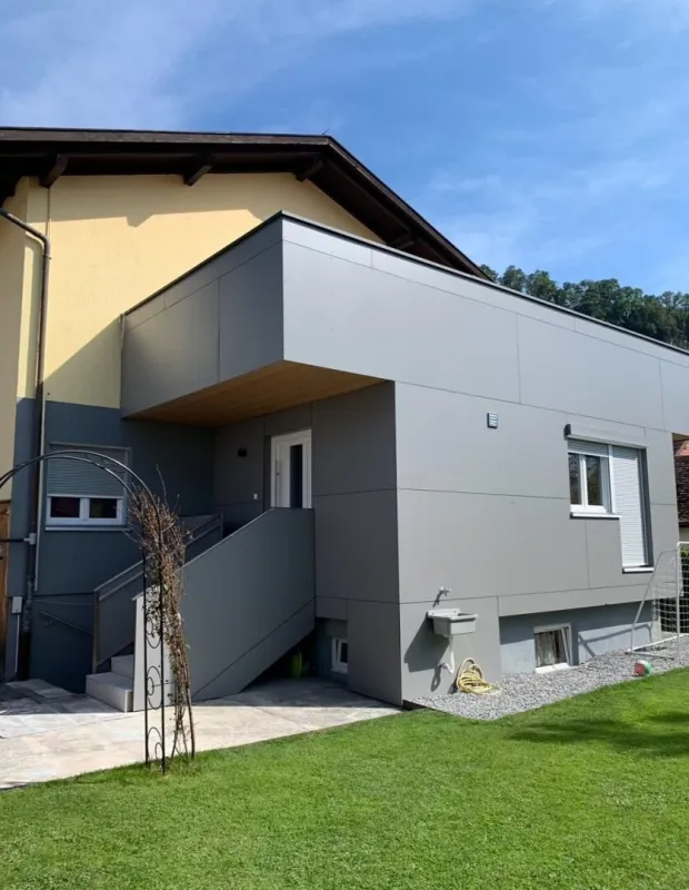 komplett modernisiert: 2,5-Zimmer-Wohnung mit Balkon - Bild 1