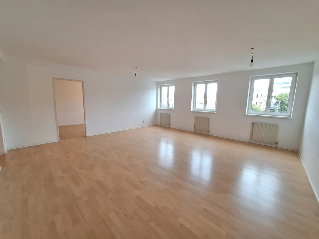360 Tour / Zentral begehbare, helle 3-Zimmer-Altbauwohnung in guter, zentraler Lage des 14. Bezirks - Bild 1