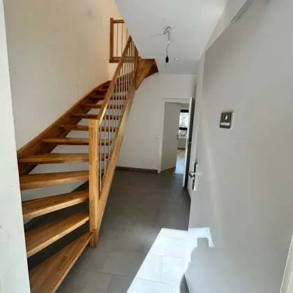 Dachgeschoss-Maisonette mit Balkon & Hauptplatzblick - Bild 3