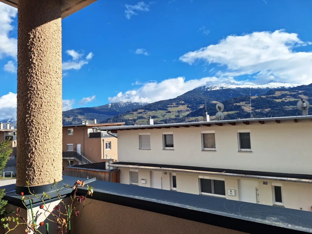 Modernes Wohnen in Mils: 4-Zimmer-Wohnung mit tollem Balkon - Bild 1