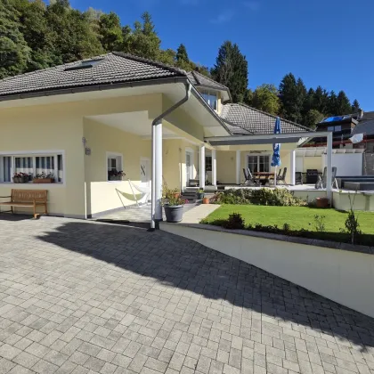 Wohnen mit Charme – Einfamilienhaus mit Schlosscharakter und Wellness-Oase - Bild 3