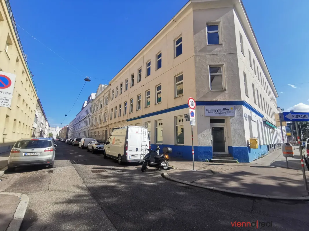 UNBEFRISTET - Charmante 4-Zimmer-Altbauwohnung mit Ankleidezimmer in ruhiger Lage von Donaustadt - Bild 1