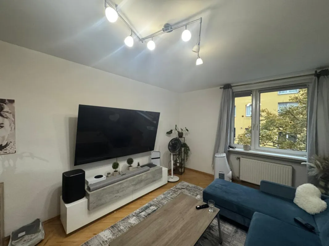 Charmante 2 Zimmer-Wohnung mit separater Küche - 300 Meter zur U1 Reumannplatz - Bild 1