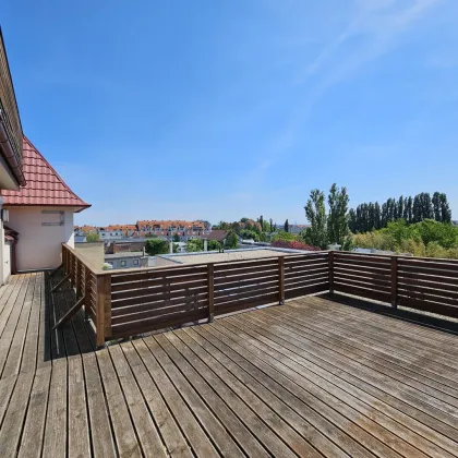 Familienjuwel mit XXL Terrasse in saniertem Stilhaus - für Verwöhnte und alle, die Besonderes lieben... - Bild 2