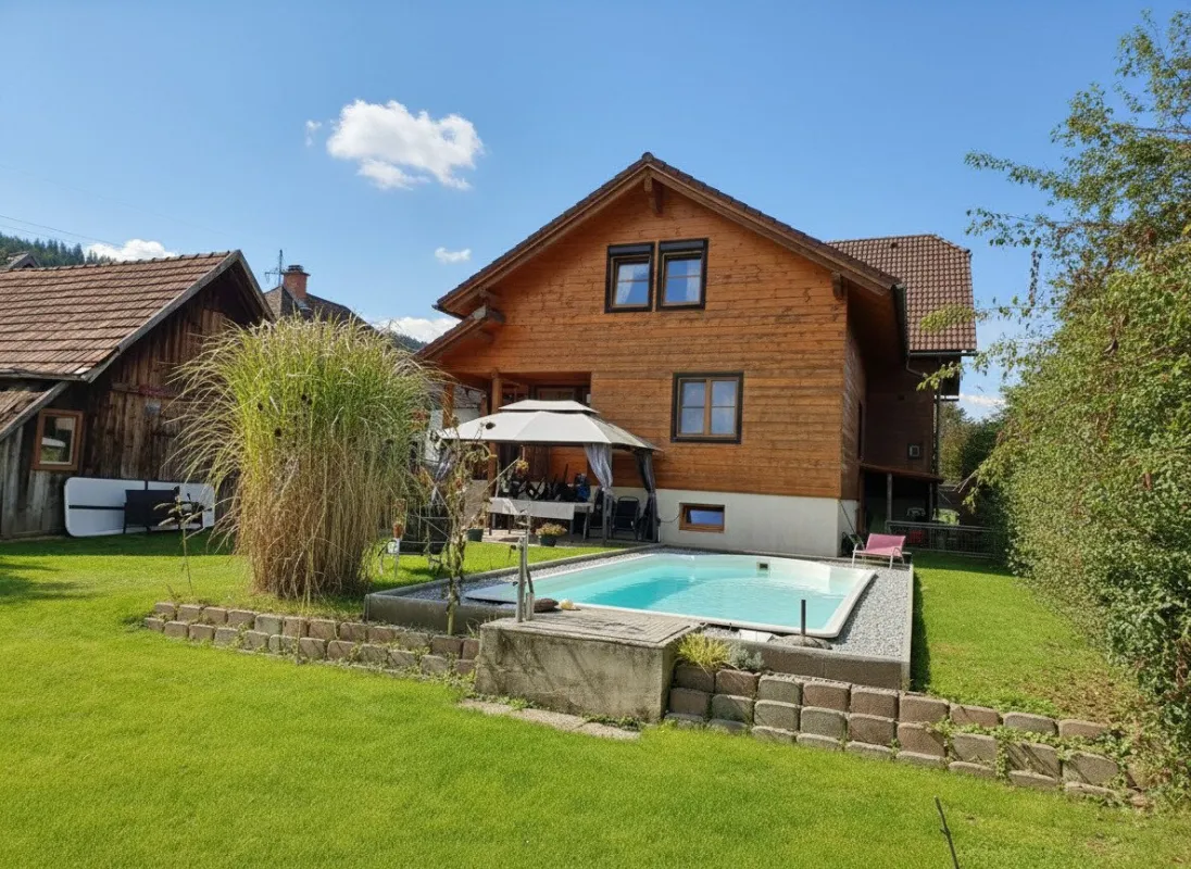 Großzügiges Wohnhaus mit 7 Zimmern und Pool in Sankt Barbara - Bild 1