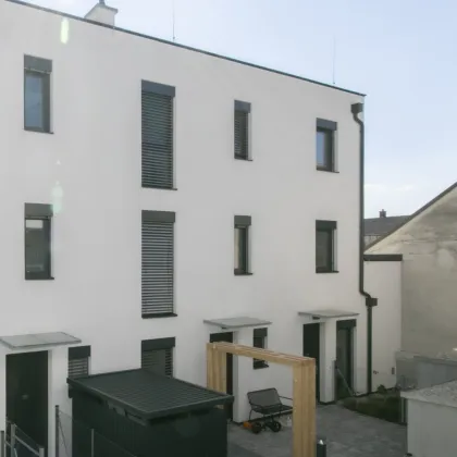ERSTBEZUG: Innenstadtreihenhaus mit 2 Terrassen und Garten - Bild 2