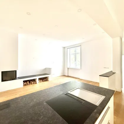 NÄHE OBKIRCHERGASSE: Sonnige, hochwertig sanierte Altbauwohnung I Kochinsel & Fußbodenheizung I Kamin I großzügiges & helles Badezimmer I Sonnenschutz - Bild 2