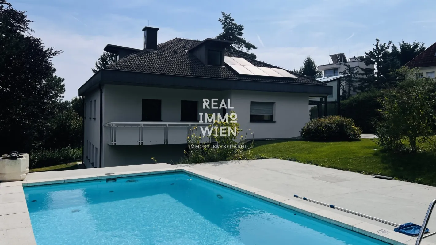 Moderne Luxus Villa am Rande der Stadt.. - Bild 1