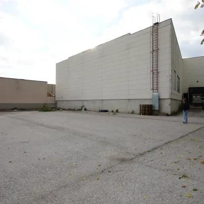 Logistikfläche***2 Hallen***30 Stellplätze***Ausbaupotential*** - Bild 2