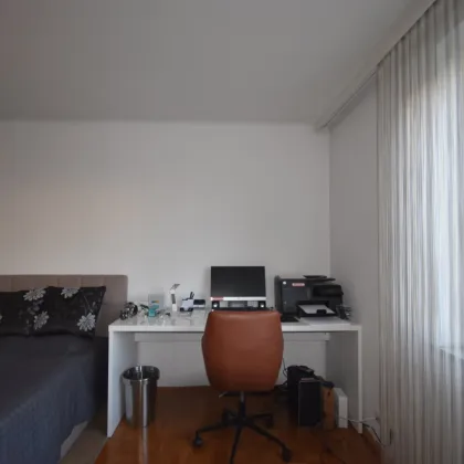 "ANDRÄVIERTEL - Möbliertes großes ZIMMER in WG-Wohnung mit kleinem Balkon im Innenhof" - Bild 3